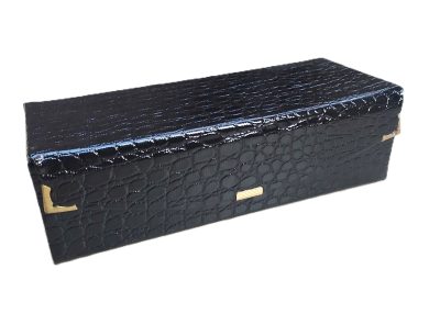 B42 – Mostruário Courino com 100 furos para 50 pares de brincos